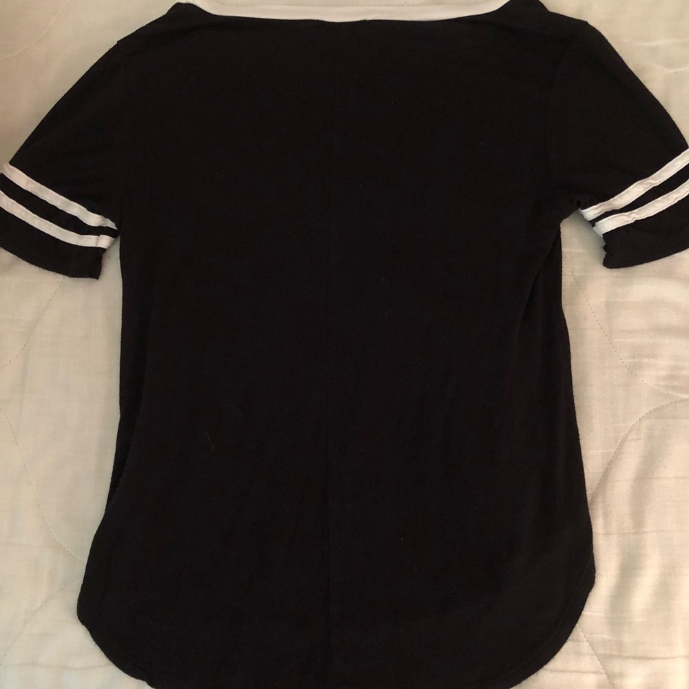 t-shirt - Picture 3 of 3